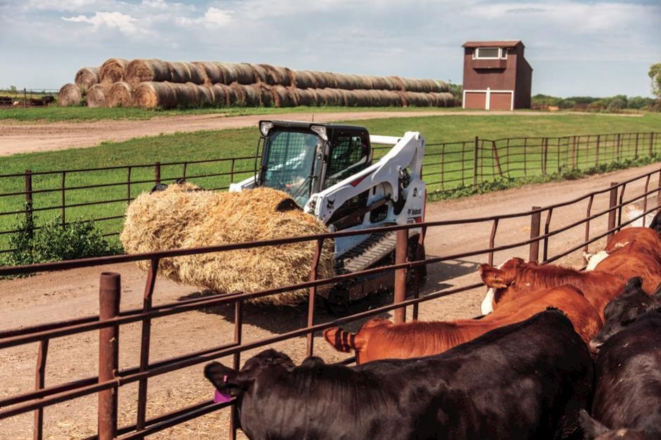 Competitive Comparison Bobcat T770 vs. Kubota SVL952 Compact Track